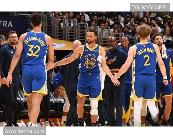 勇士队连败中角色球员崛起:波杰姆斯基全能支撑,库明加进攻端掌控力提升