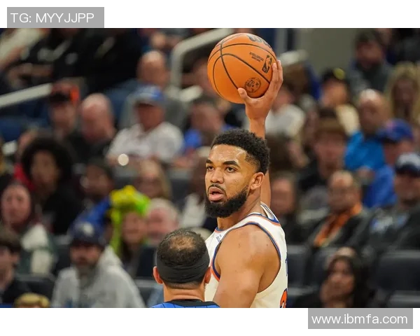 卡尔安东尼唐斯低位进攻助力尼克斯豪取四连胜展现强大实力