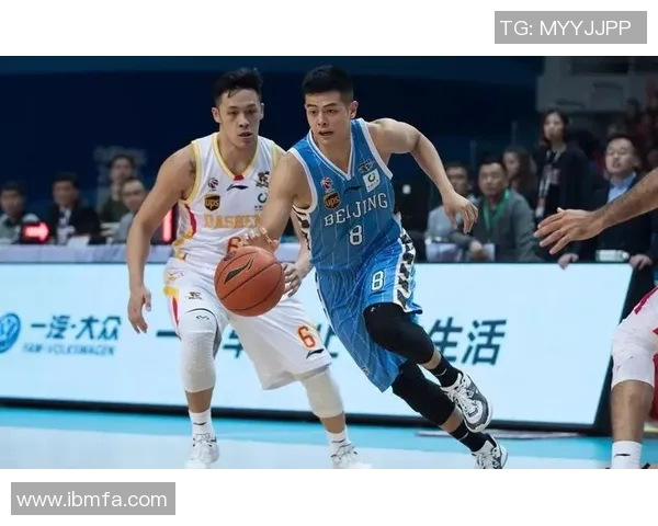 准绝杀逆转胜：团队篮球关键表现与惊险赛况回顾